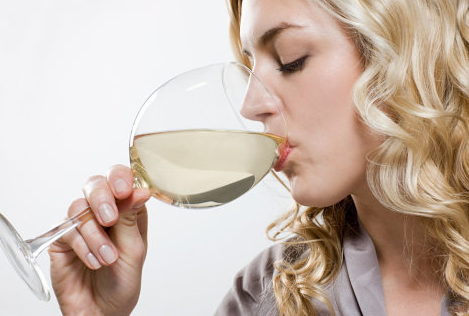 全自动阴道分泌物检测仪喝酒会引发阴道炎患者加重病情吗？